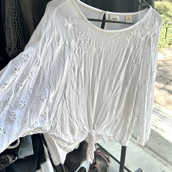 White hundred percent cotton blouse - Picture 1 of 1